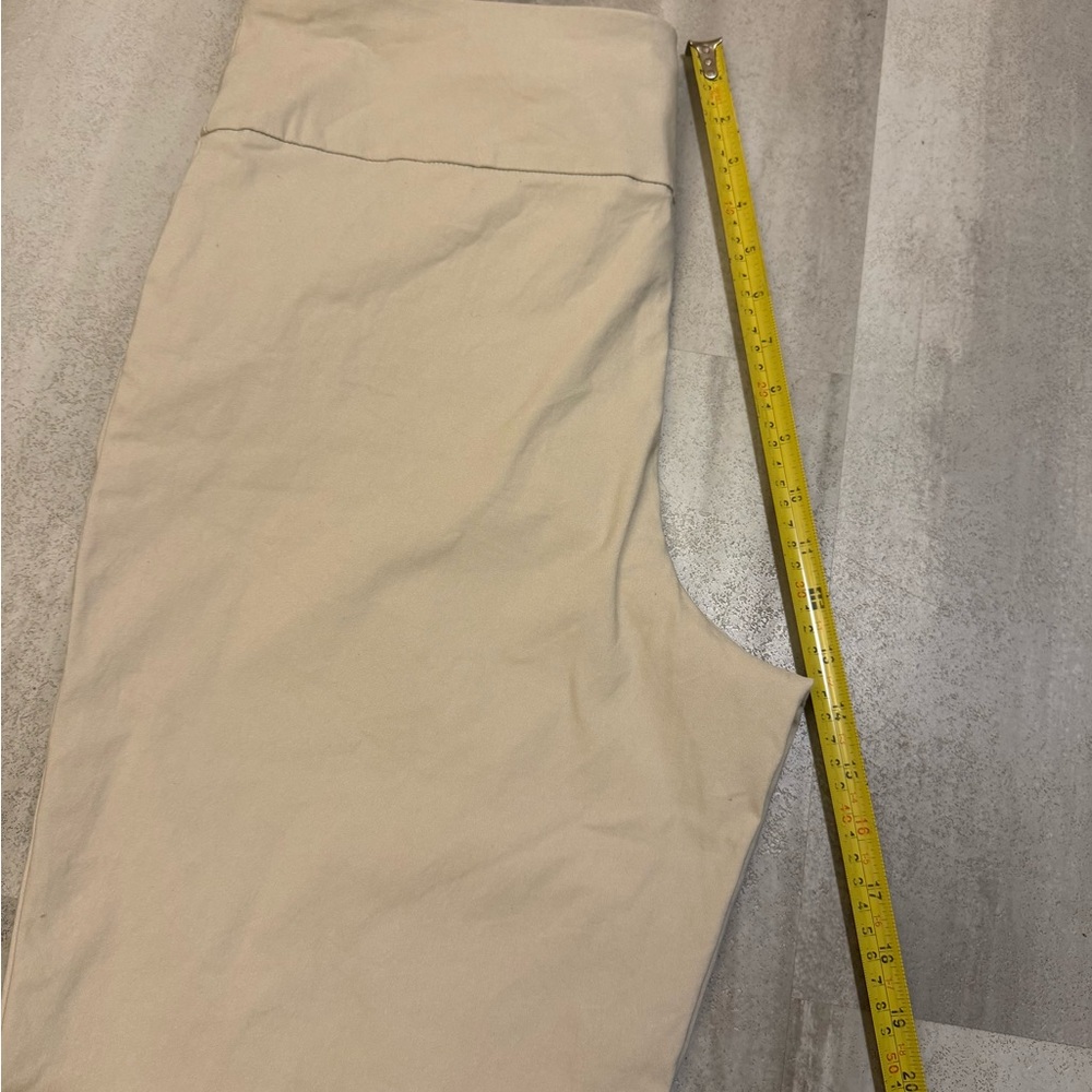 Women's Cream Capris - Picture 4 of 9